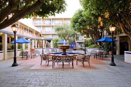Hacienda Hotel at LAX-Airport 05.[1]